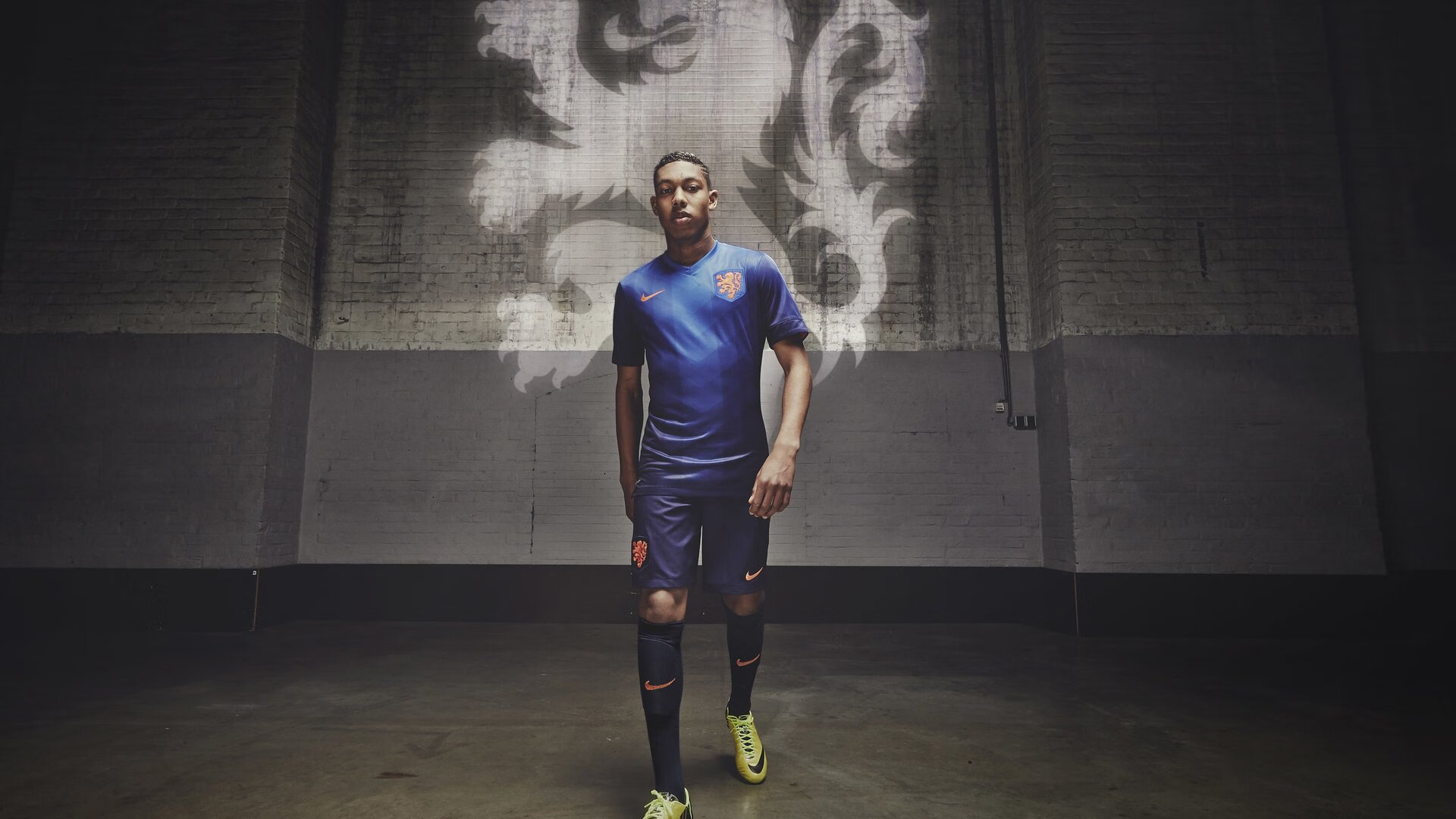 开云体育-热火对阵上海队，爱德华兹彻底打爆防线，一场比赛折射中美篮球的十年差距