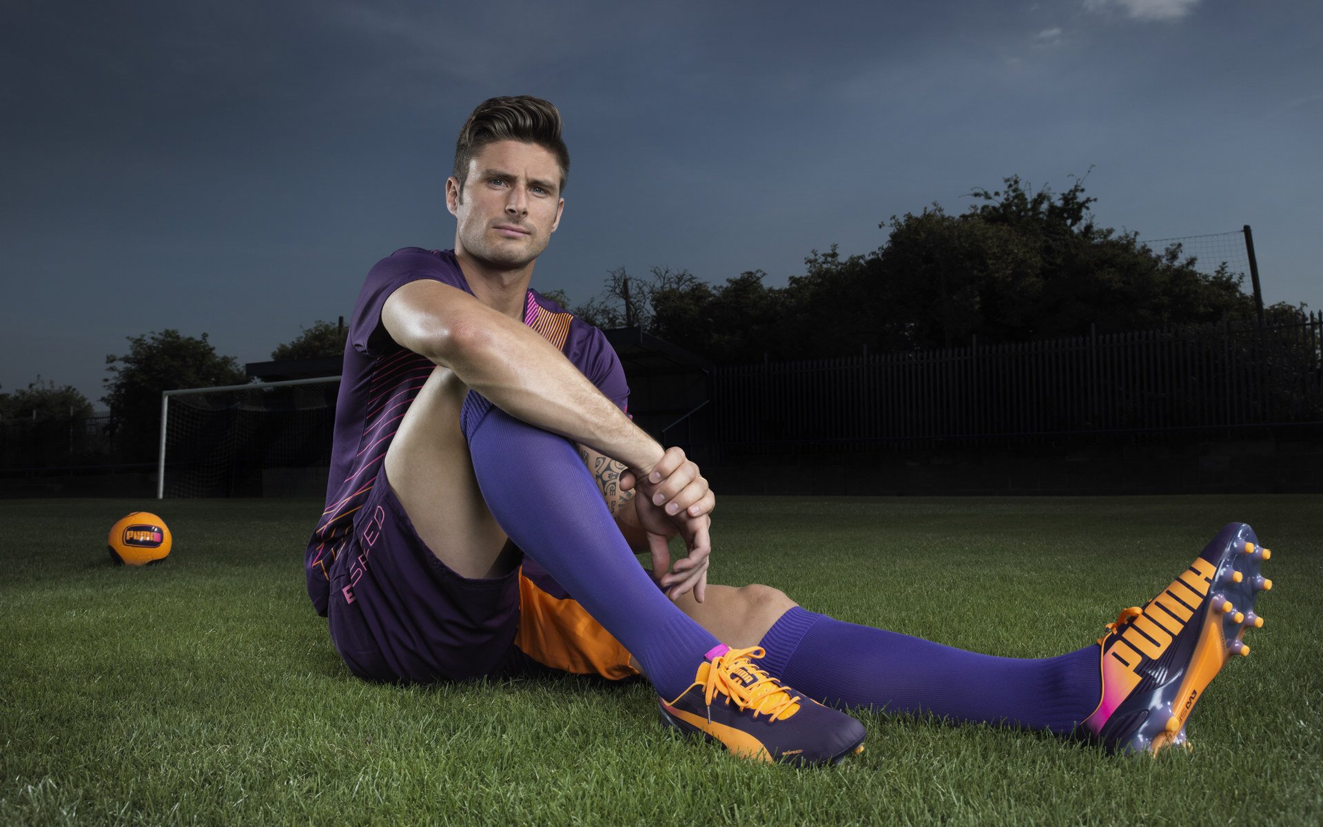 开云体育APP下载-绝杀之夜与关键先生，当尼斯冷箭穿透红黑，哈兰德定义新时代足球